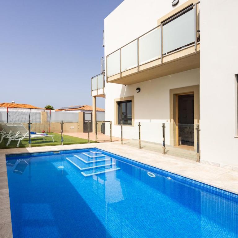 Private Luxury Villa with Pool near Golf Course & Marina - Villa - 8