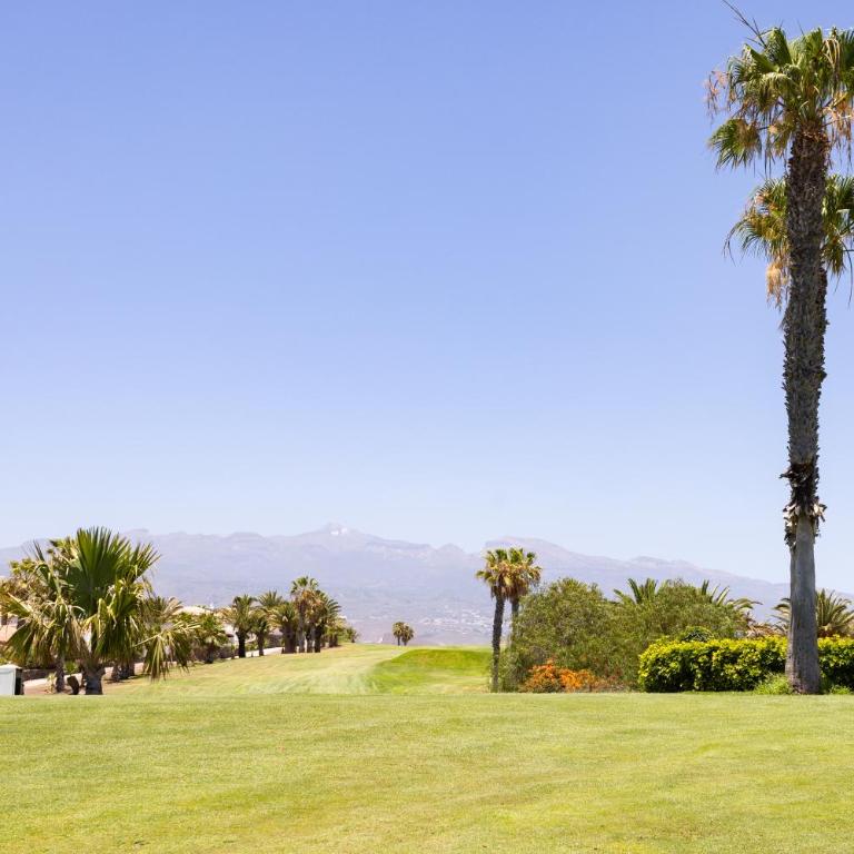 Private Luxury Villa with Pool near Golf Course & Marina - Villa - 11