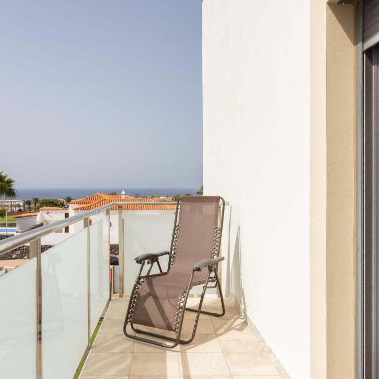 Private Luxury Villa with Pool near Golf Course & Marina - Villa - 24
