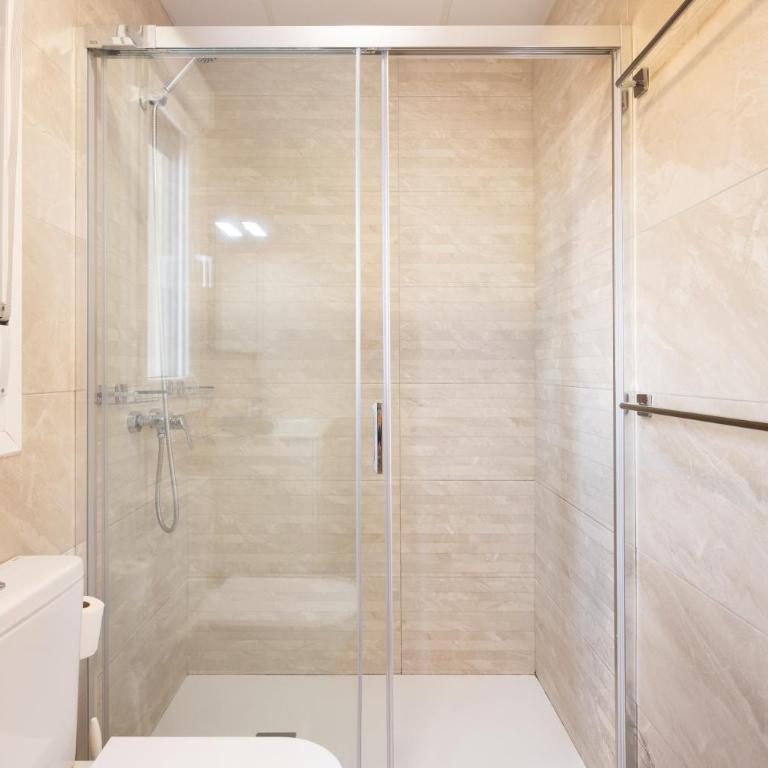 Private Luxury Villa with Pool near Golf Course & Marina - Villa - 31