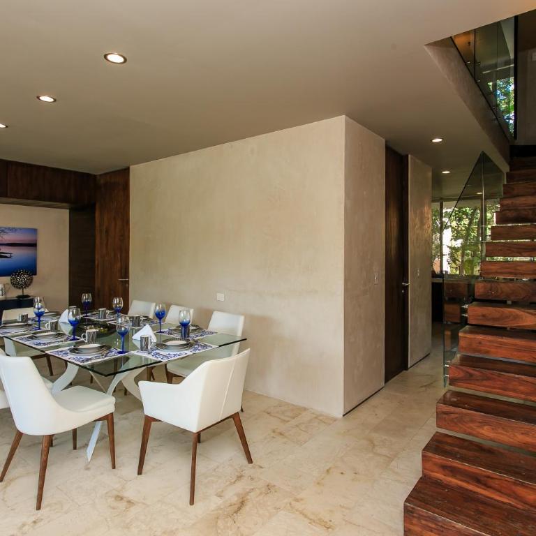 Eco-chic Design Condos Wrapped in Nature's Elements by Stella Rentals - Apartamento Ático - 10