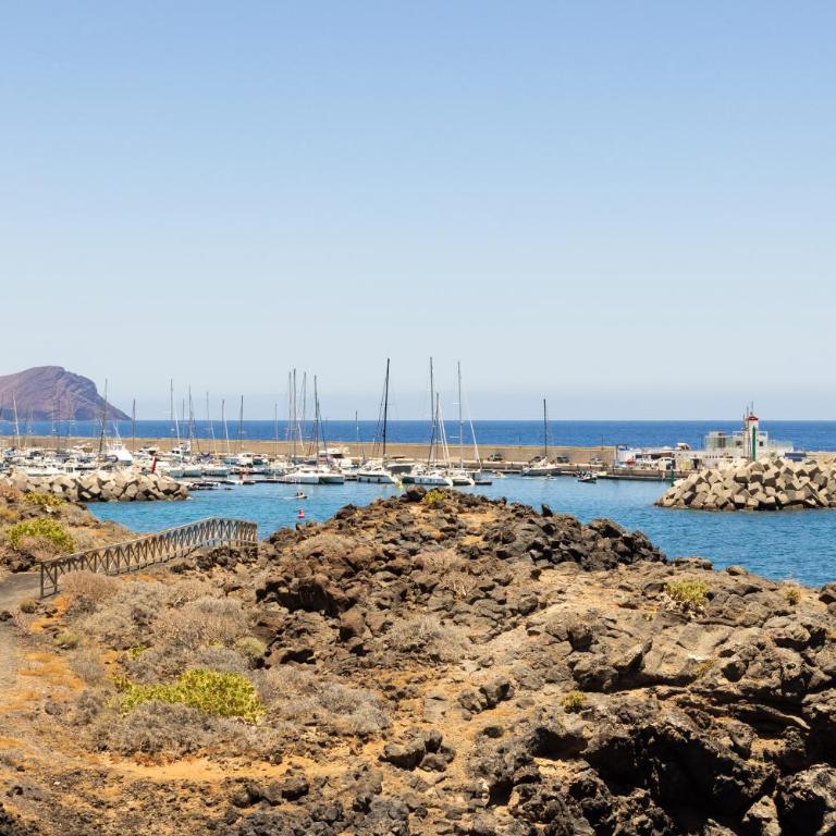 Private Luxury Villa with Pool near Golf Course & Marina - Villa - 48
