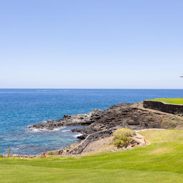 Private Luxury Villa with Pool near Golf Course & Marina - Villa - 49