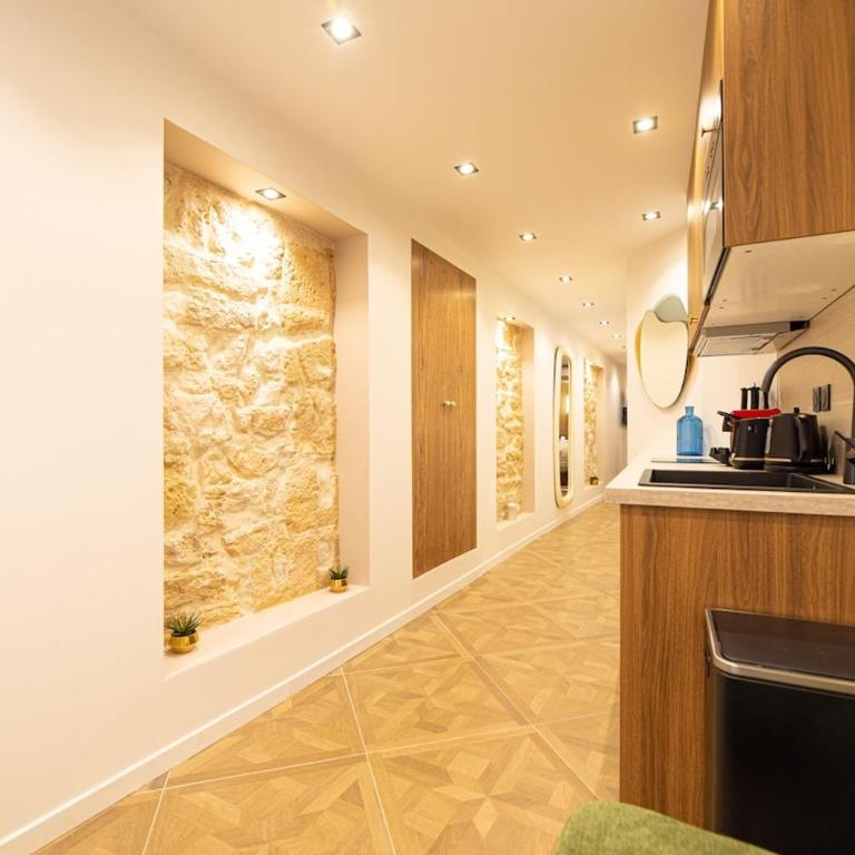 Modern Studio in Central Paris with AC - Studio - 4