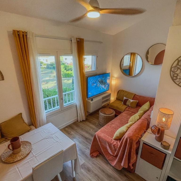 Charming studio with terrace near the beaches - Apartment - 41