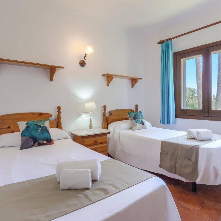 Villa Conxa Bisanyes by Villa Plus - Villa - 11