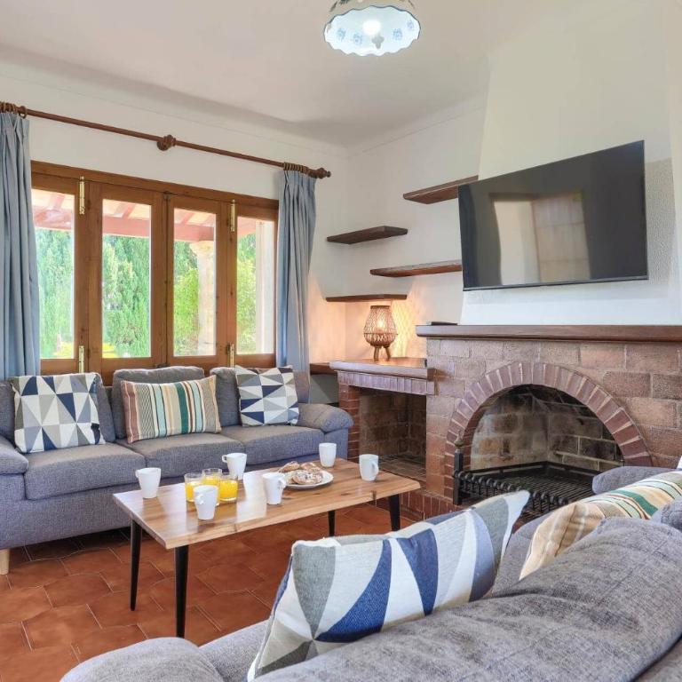 Villa Conxa Bisanyes by Villa Plus - Villa - 20