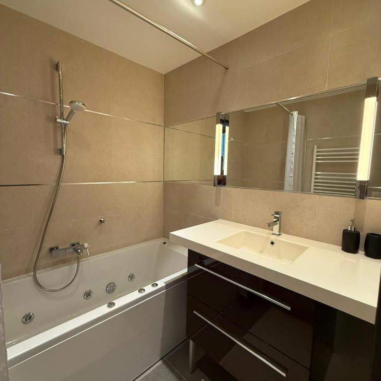 Appartement 3 chambres avec terrasse Beaulieu sur Mer - Appartamento con 3 Camere da Letto - 47
