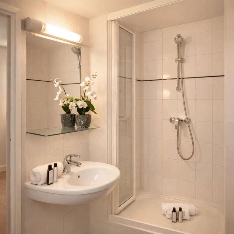 Unique Parisian flat near Gare Montparnasse - Appartement - 26