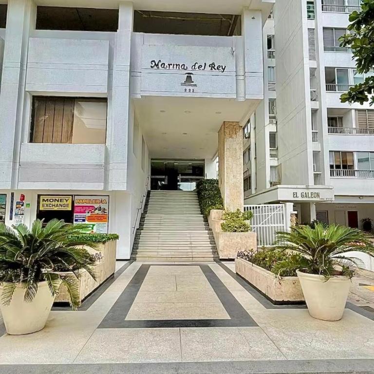 Oceanfront Duplex with Balcony El Laguito Cartagena - Three-Bedroom Apartment with Sea View - 21