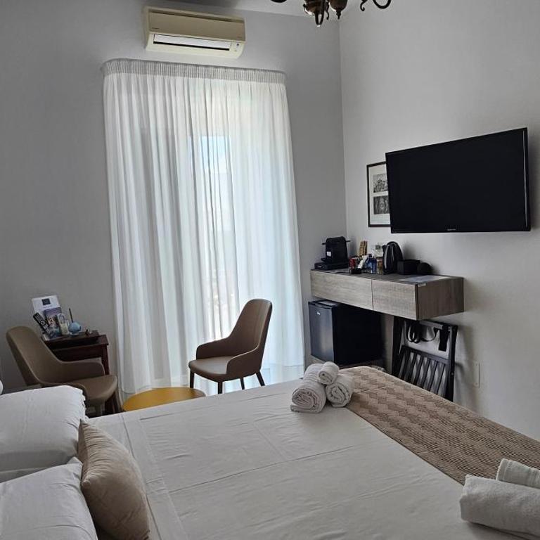Al Corso Charming Rooms - Camera Queen con Balcone - 13