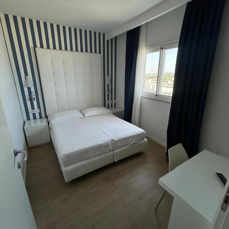 Hotel Fedora Riccione - FRONTE MARE - Suite - 2