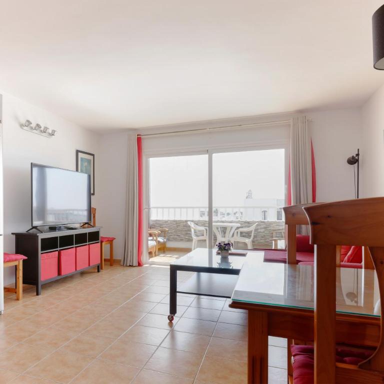 DARUMA APARTMENTS 2-Bedroom Duplex with Sea Views - Two-Bedroom Apartment - 3