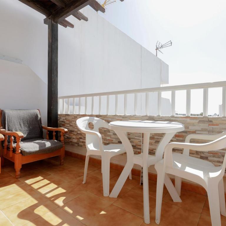 DARUMA APARTMENTS 2-Bedroom Duplex with Sea Views - Two-Bedroom Apartment - 4