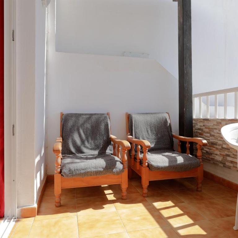DARUMA APARTMENTS 2-Bedroom Duplex with Sea Views - Two-Bedroom Apartment - 14