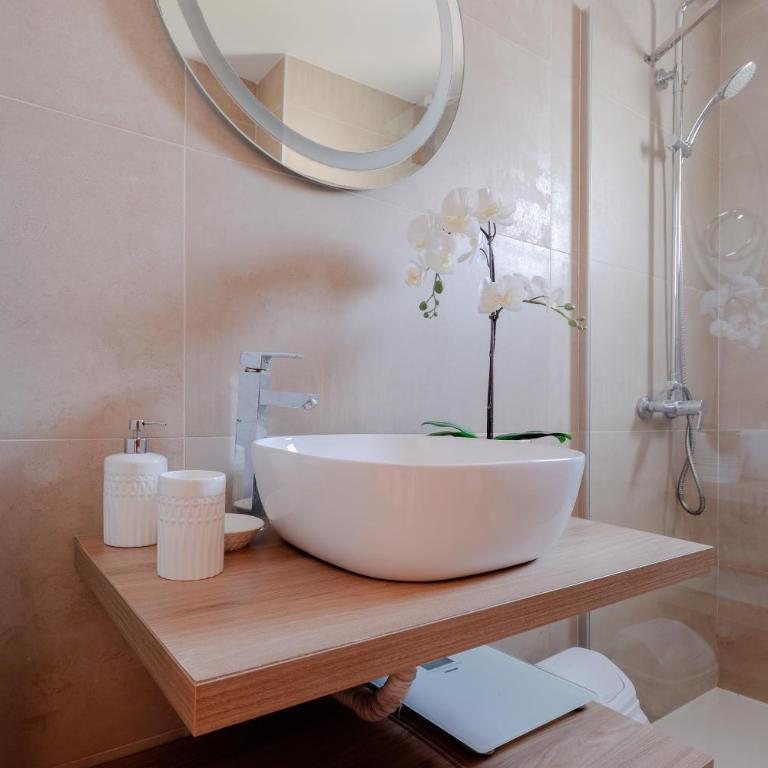 DARUMA APARTMENTS 2-Bedroom Duplex with Sea Views - Two-Bedroom Apartment - 28