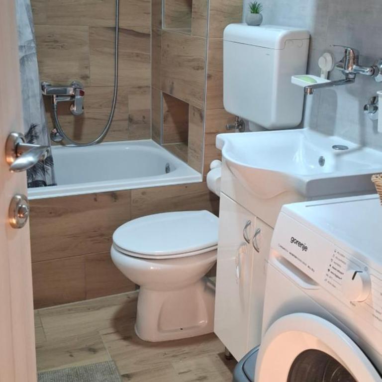 Cozy City Center Apartment with Garden, Pool & BBQ - Appartement 1 Chambre - 14