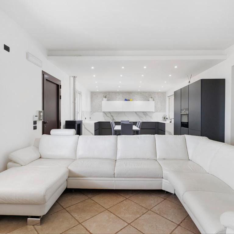 Dimora del Principe - Appartamento Premium con 3 Camere da Letto e Balcone - 7