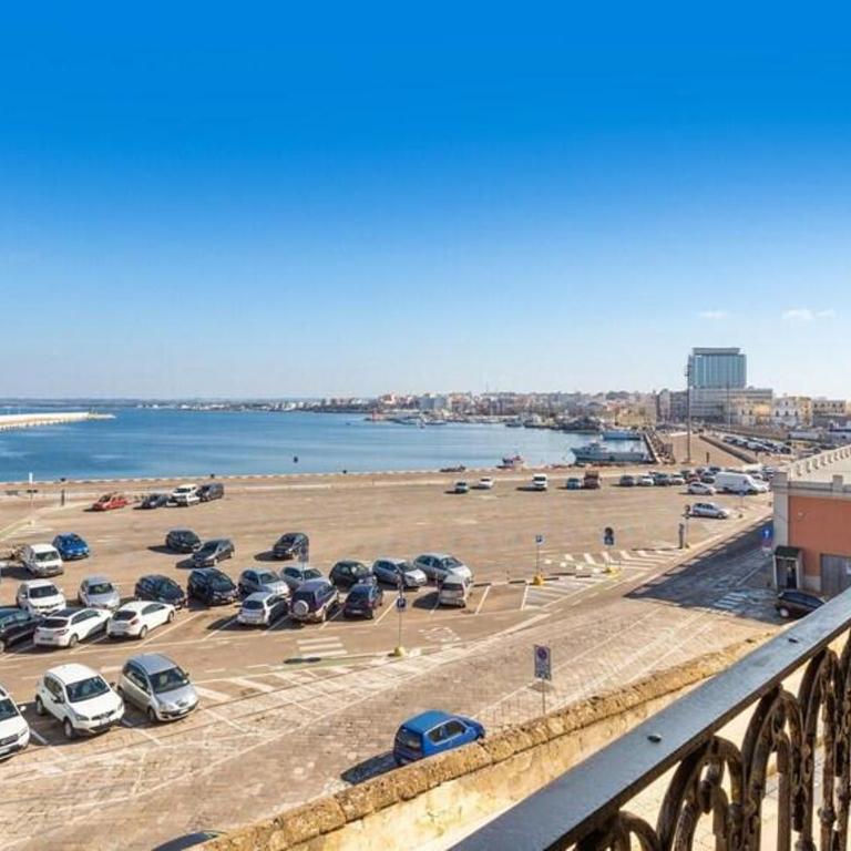 Corte Consiglio & La Finestra sul porto - old town - Purità beach - Camera Tripla con Vista Mare - 2
