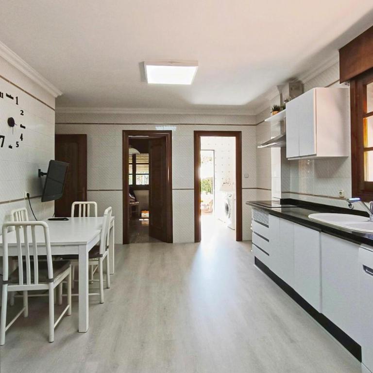 Traumhaftes Haus In Malaga - Ferienhaus mit 4 Zimmern - 4
