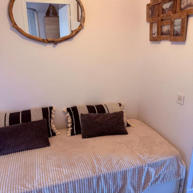Chez PATSY - One-Bedroom Apartment - 9