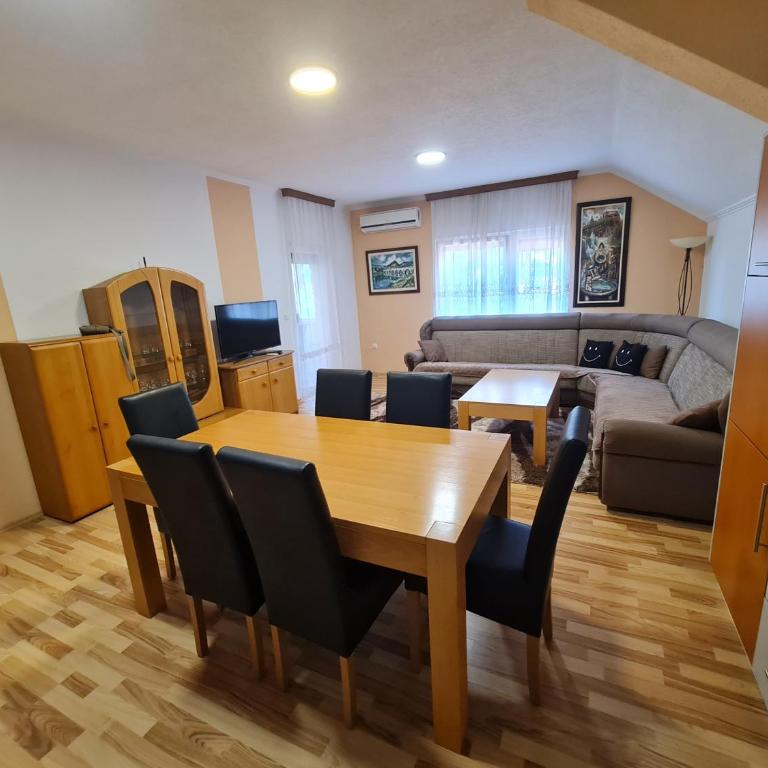 Villa Hukic - Apartman s 1 Spavaćom Sobom i Balkonom - 4