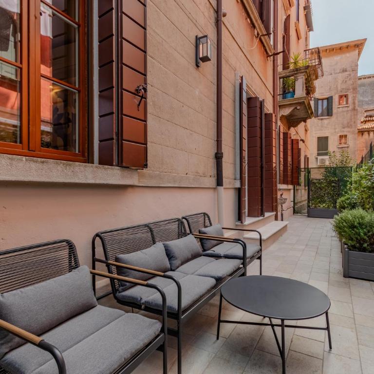 GuestHost - Suite San Lorenzo Chic Apartment with Private Courtyard - Apartment mit 1 Schlafzimmer - 3