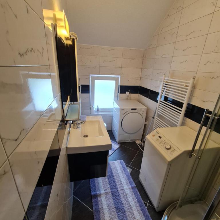 Villa Hukic - Apartman s 1 Spavaćom Sobom i Balkonom - 13