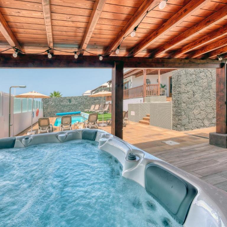 Villa Los Yeyos - Ocean views, Pool, BBQ and Billiard By Lanzarote Vacation Homes - Casa con 4 camere da letto - 3