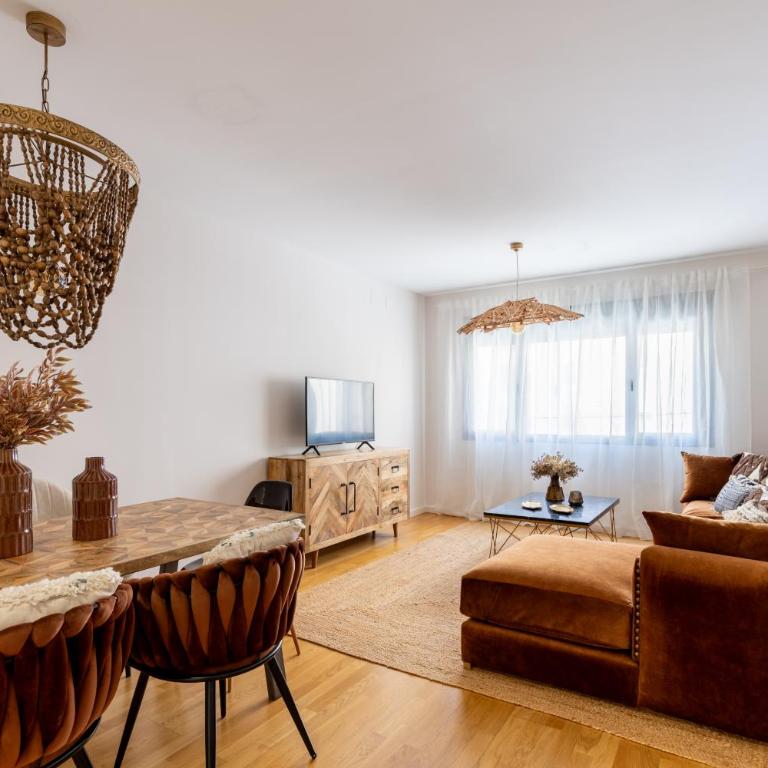 PISO NUEVO EN TRIANA - Apartamento de 3 dormitorios - 2