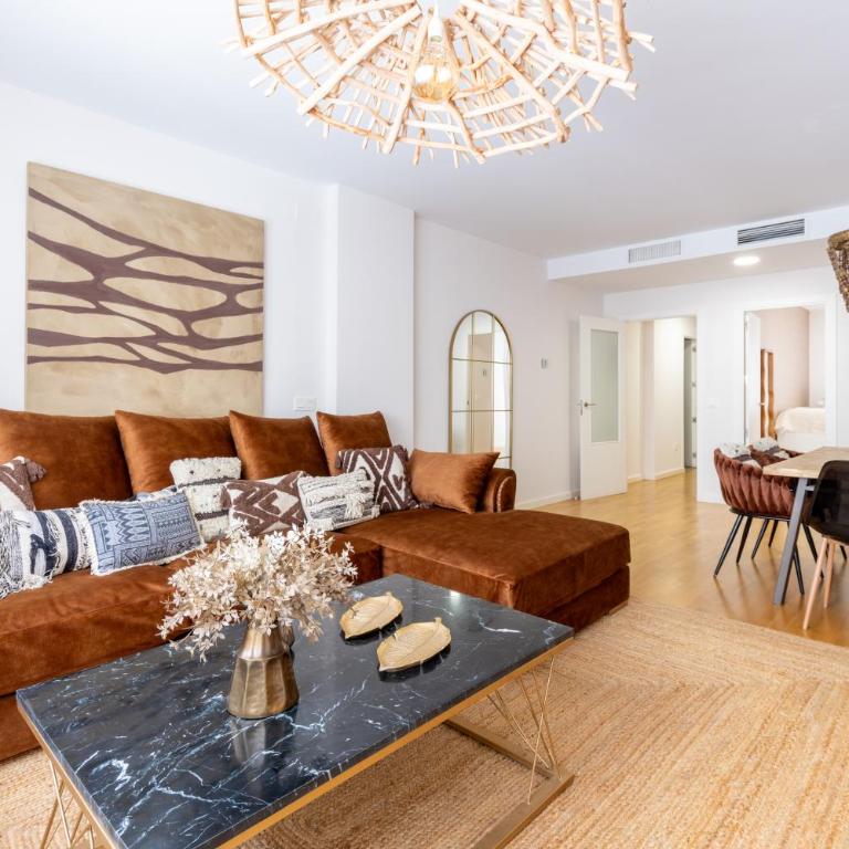 PISO NUEVO EN TRIANA - Apartamento de 3 dormitorios - 1