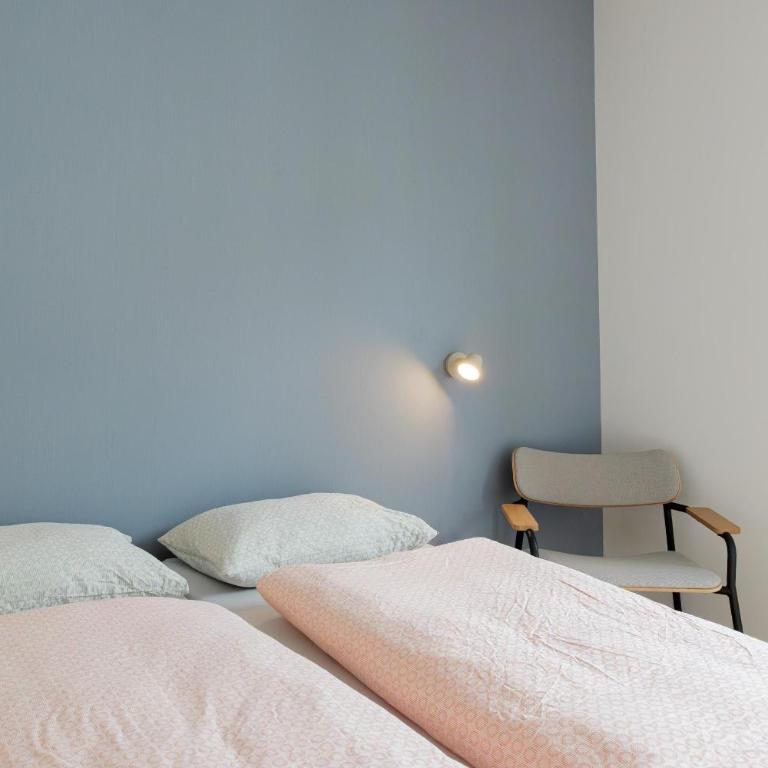 Geneva Youth Hostel - Chambre Familiale avec Salle de Bains Privative - 1