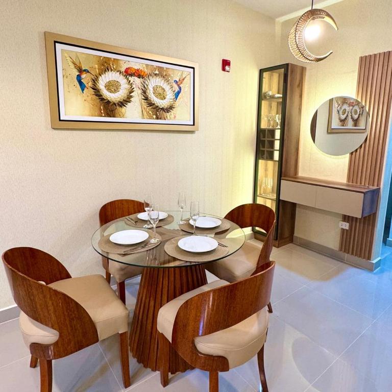 Luna Dorada - 3 Dormitorios con Piscina - Aeropuerto a 15 min - Three-Bedroom Apartment - 4