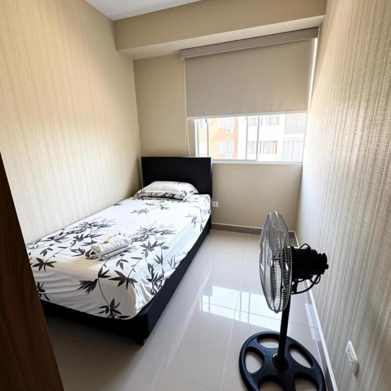 Luna Dorada - 3 Dormitorios con Piscina - Aeropuerto a 15 min - Three-Bedroom Apartment - 24