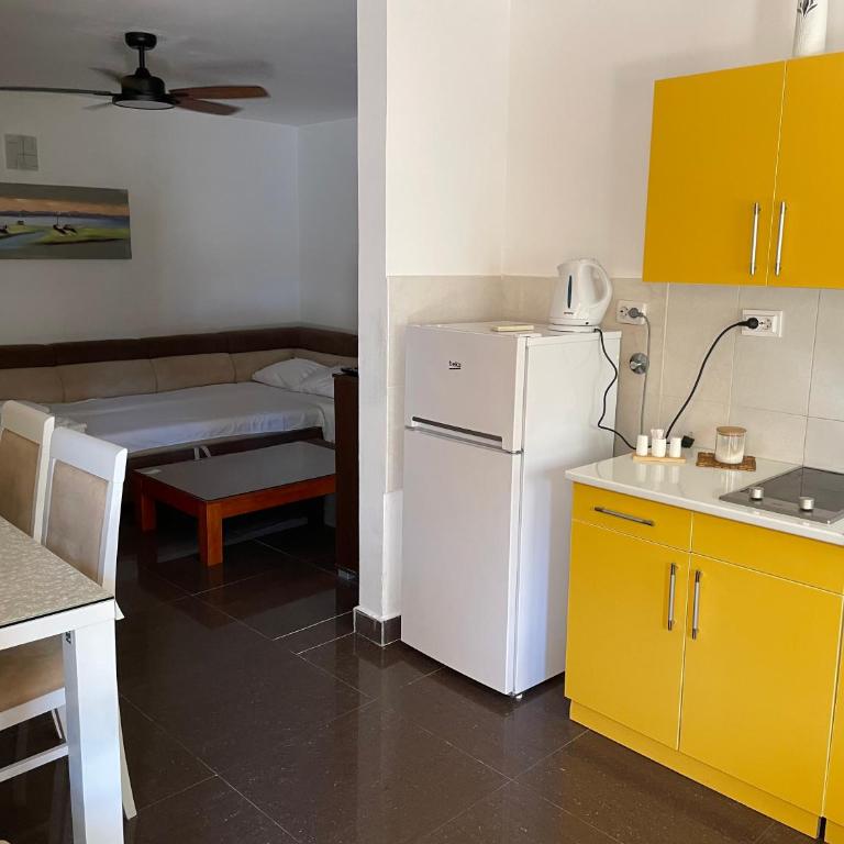 Apartments Minja S - One-Bedroom Apartment with Terrace - 12