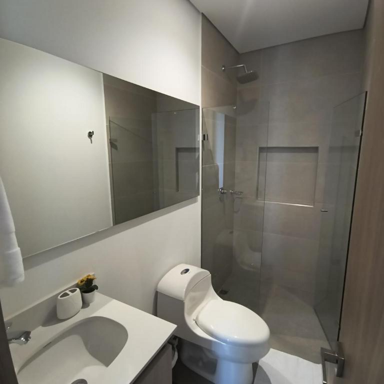 Cómodo apto con piscina a 100 metros del mar - Two-Bedroom Apartment - 10