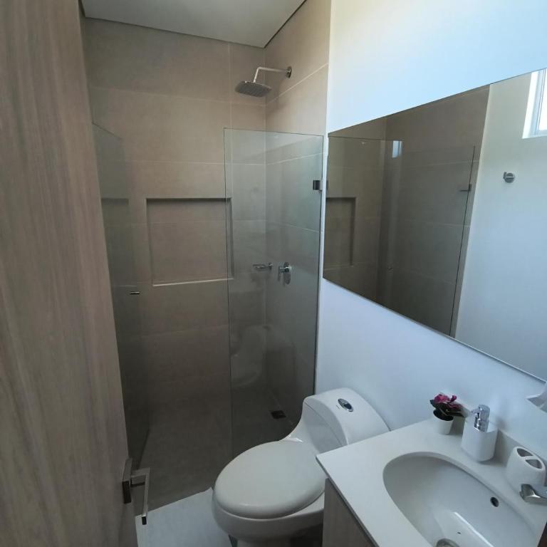 Cómodo apto con piscina a 100 metros del mar - Two-Bedroom Apartment - 17