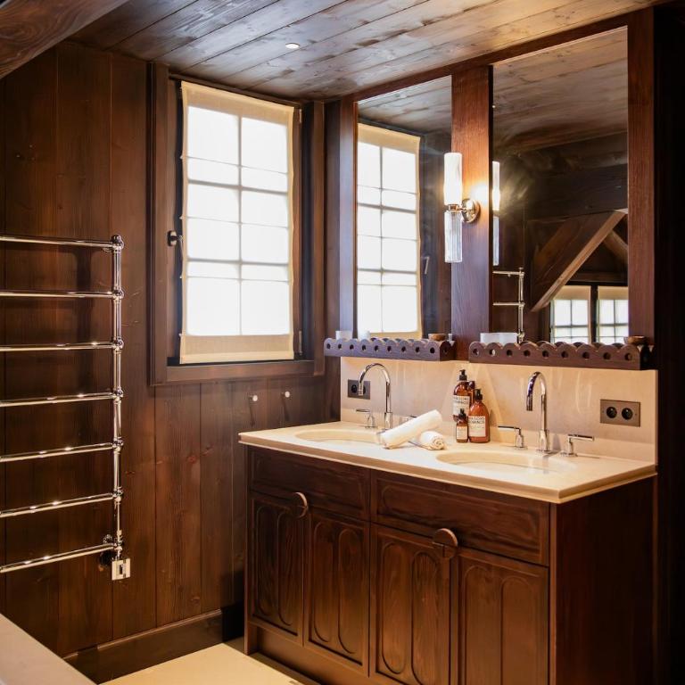 MAISON DOMINOS Chalet de Luxe 5 chambres Vue MontBlanc ,Spa, Jacuzzi, Salle de sport - Chalet - 72