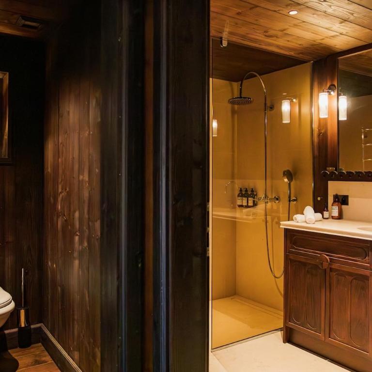 MAISON DOMINOS Chalet de Luxe 5 chambres Vue MontBlanc ,Spa, Jacuzzi, Salle de sport - Chalet - 37