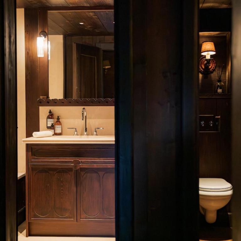 MAISON DOMINOS Chalet de Luxe 5 chambres Vue MontBlanc ,Spa, Jacuzzi, Salle de sport - Chalet - 74