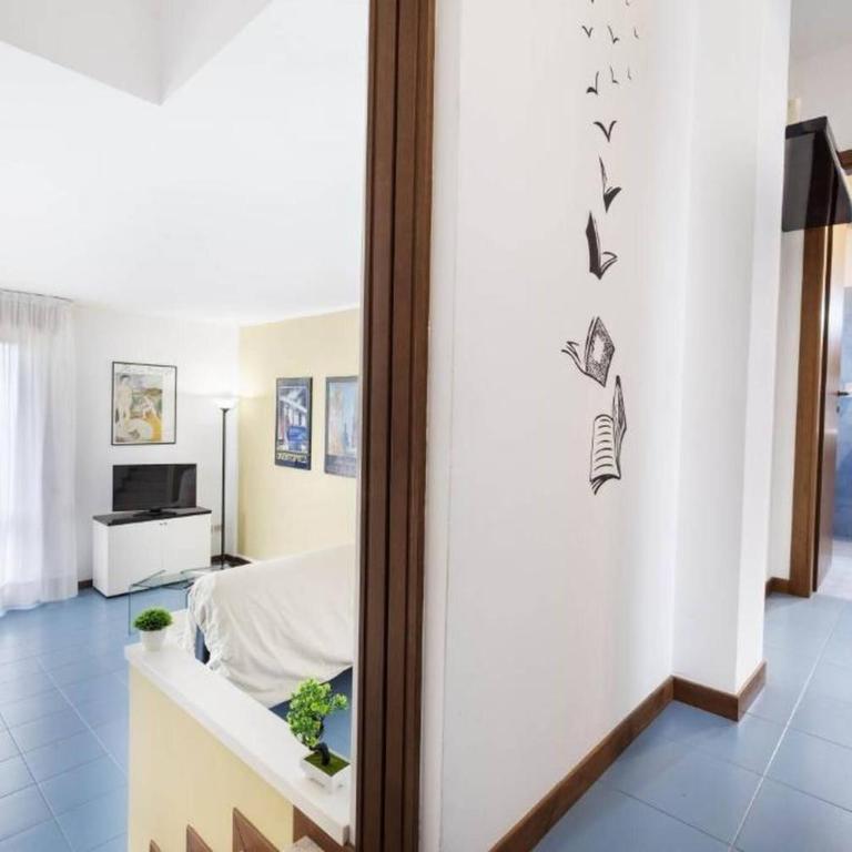 Charming 3-Bedroom Apartment in Riccione with Free Parking - Appartamento - 2