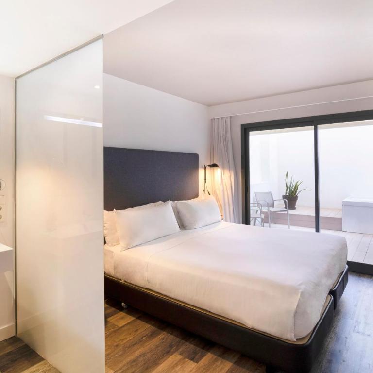 INNSiDE by Meliá Palma Center - Habitación Premium Innside con bañera de hidromasaje - 5