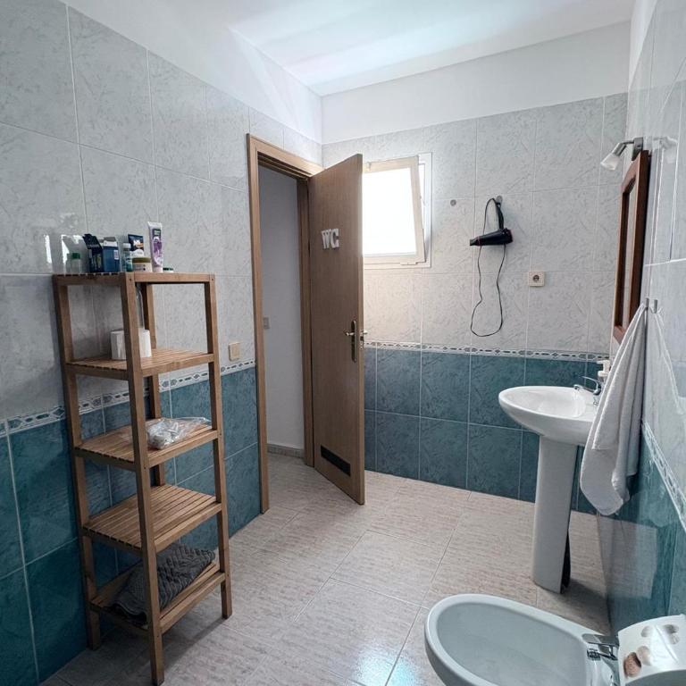Acogedoras Habitaciones Privadas zona Costera Wifi - Habitación Individual Estándar con baño compartido - 4