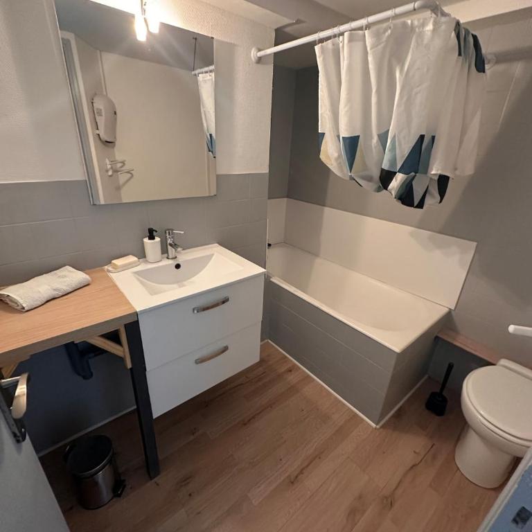 Nice Duplex T4, Canal, in town - Appartement 3 Chambres - 10