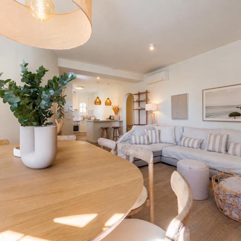 Vacalm Villa Judit - Beachfront Villa with Pool, Spa, BBQ, Fire Pit & Mini Golf - Villa frente a la playa - 7