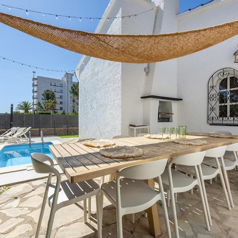 Vacalm Villa Judit - Beachfront Villa with Pool, Spa, BBQ, Fire Pit & Mini Golf - Villa frente a la playa - 85