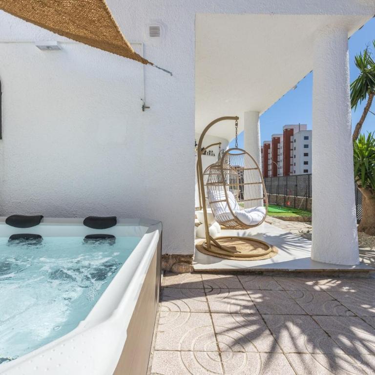 Vacalm Villa Judit - Beachfront Villa with Pool, Spa, BBQ, Fire Pit & Mini Golf - Villa frente a la playa - 90