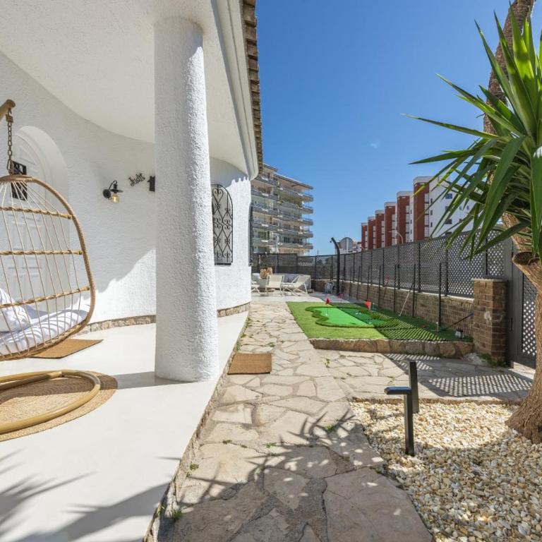 Vacalm Villa Judit - Beachfront Villa with Pool, Spa, BBQ, Fire Pit & Mini Golf - Villa frente a la playa - 100