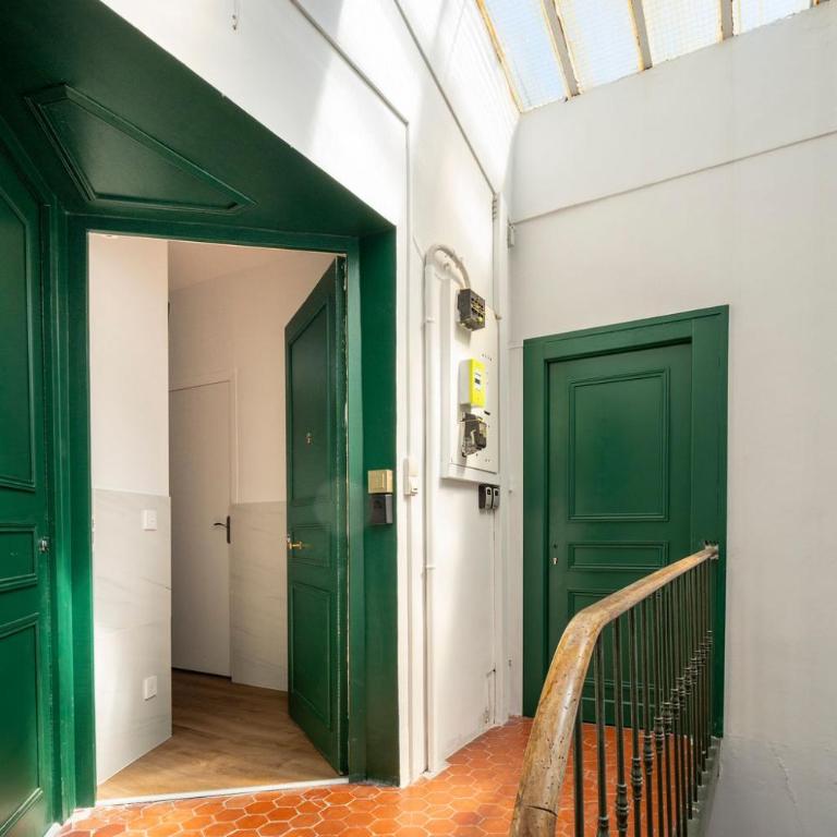 LA MANSARDE DU BIVOUAC, cocon sous les toits de Cannes - Appartement 2 Chambres - 31