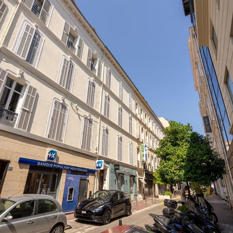 LA MANSARDE DU BIVOUAC, cocon sous les toits de Cannes - Appartement 2 Chambres - 32